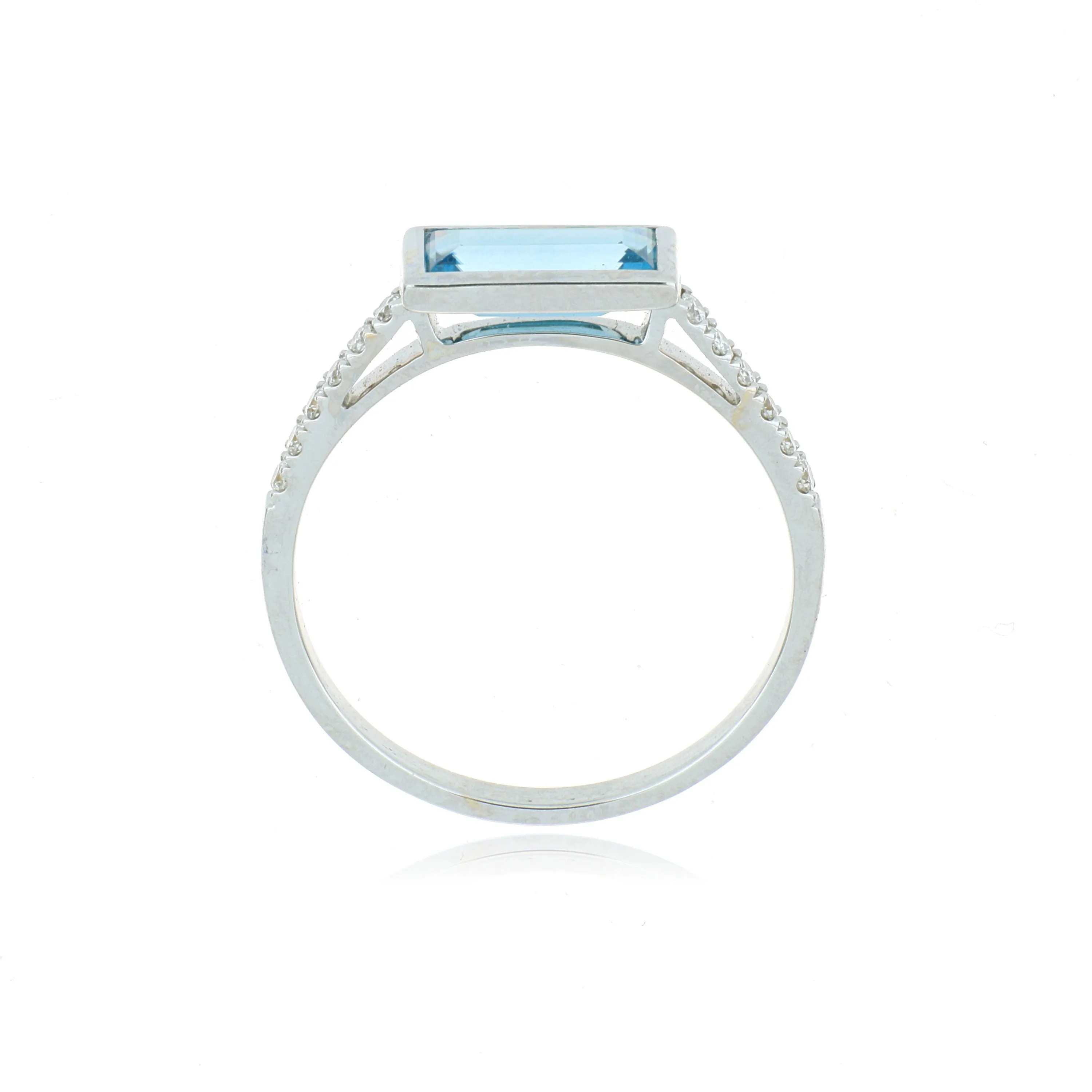 18k White Gold Blue Zircon and Diamond Fashion Ring