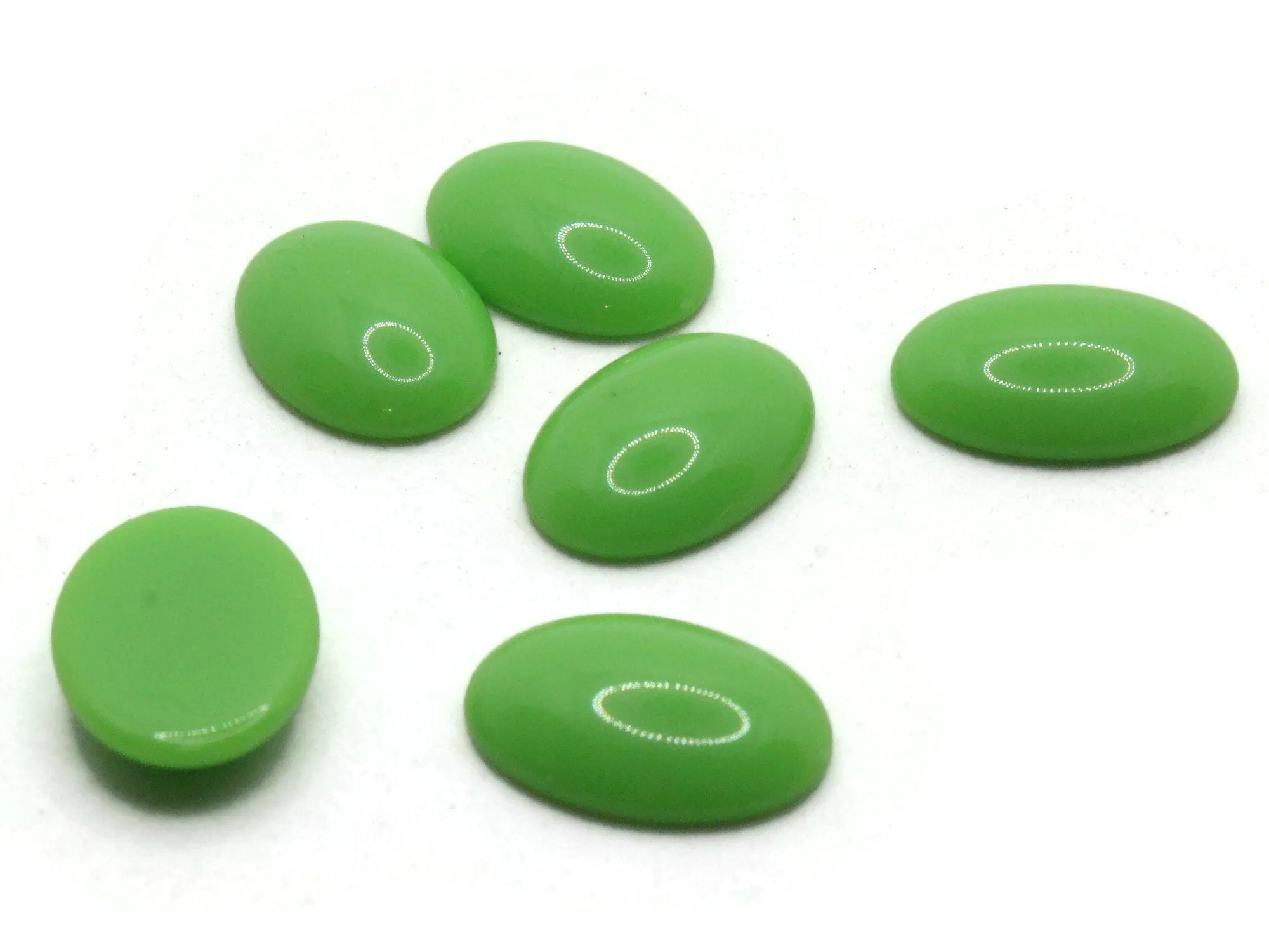 6 18mm Green Oval Flat Back Vintage Lucite Cabochons