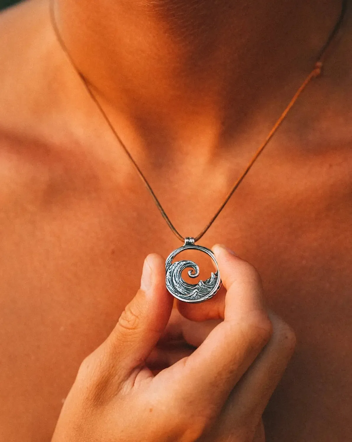 Hollow Wave Pendant