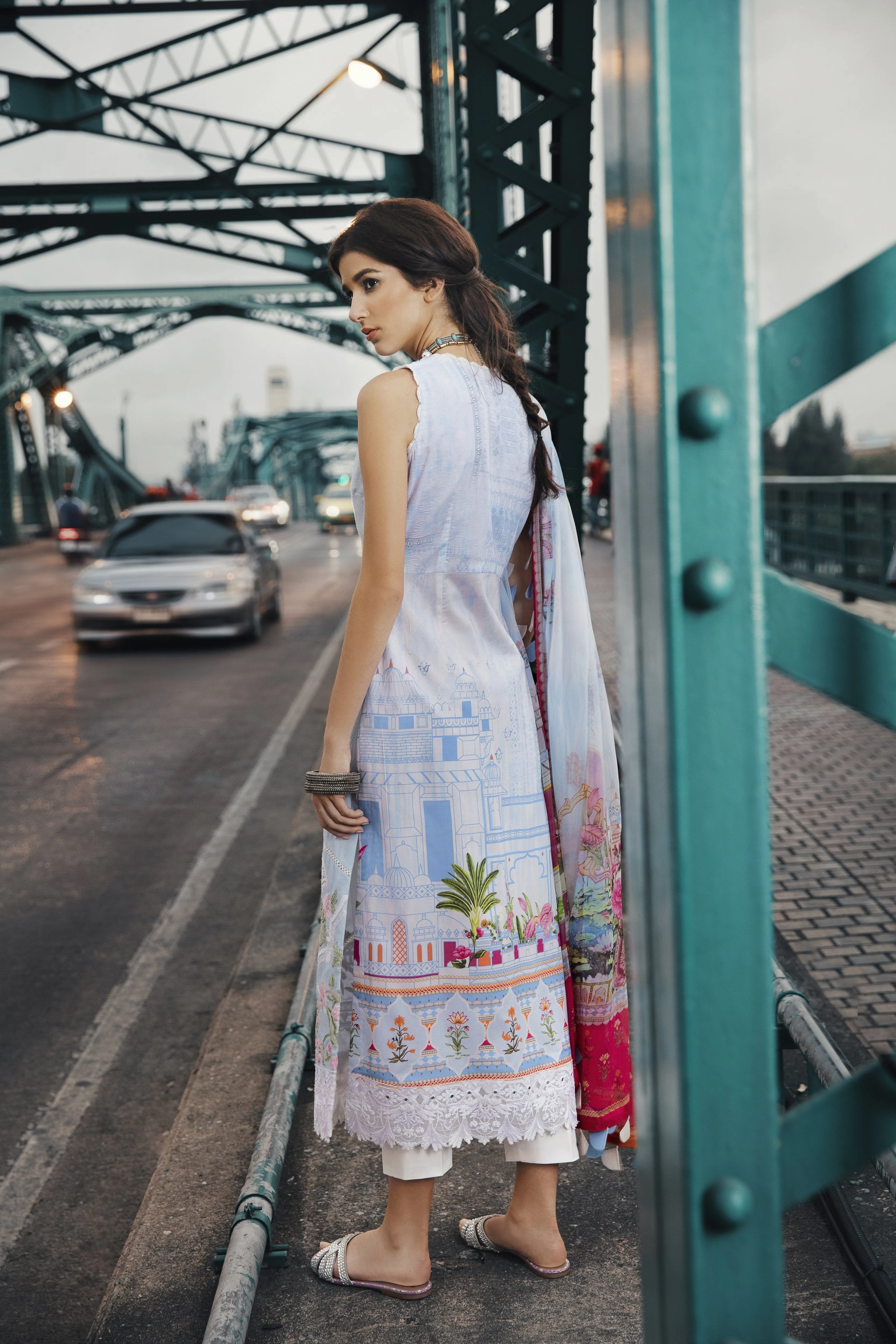 Époque X Suffuse by Sana Yasir Lawn Collection 2019 – Miniature