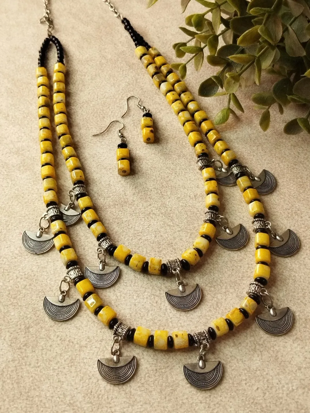 Rustic Yellow and Black Ceramic Beads Necklace Set