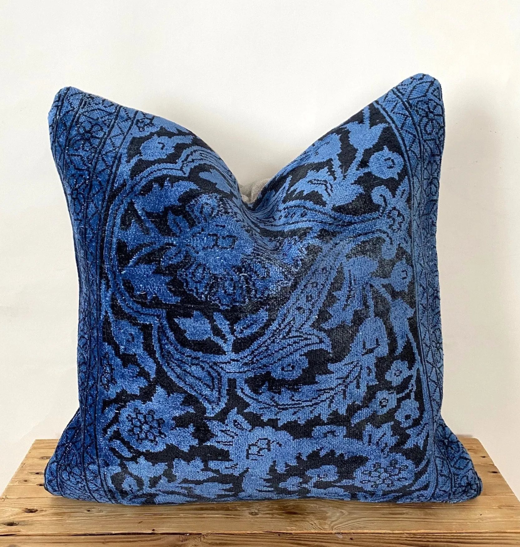 Sarina - Blue Bamboo Silk Pillow Cover