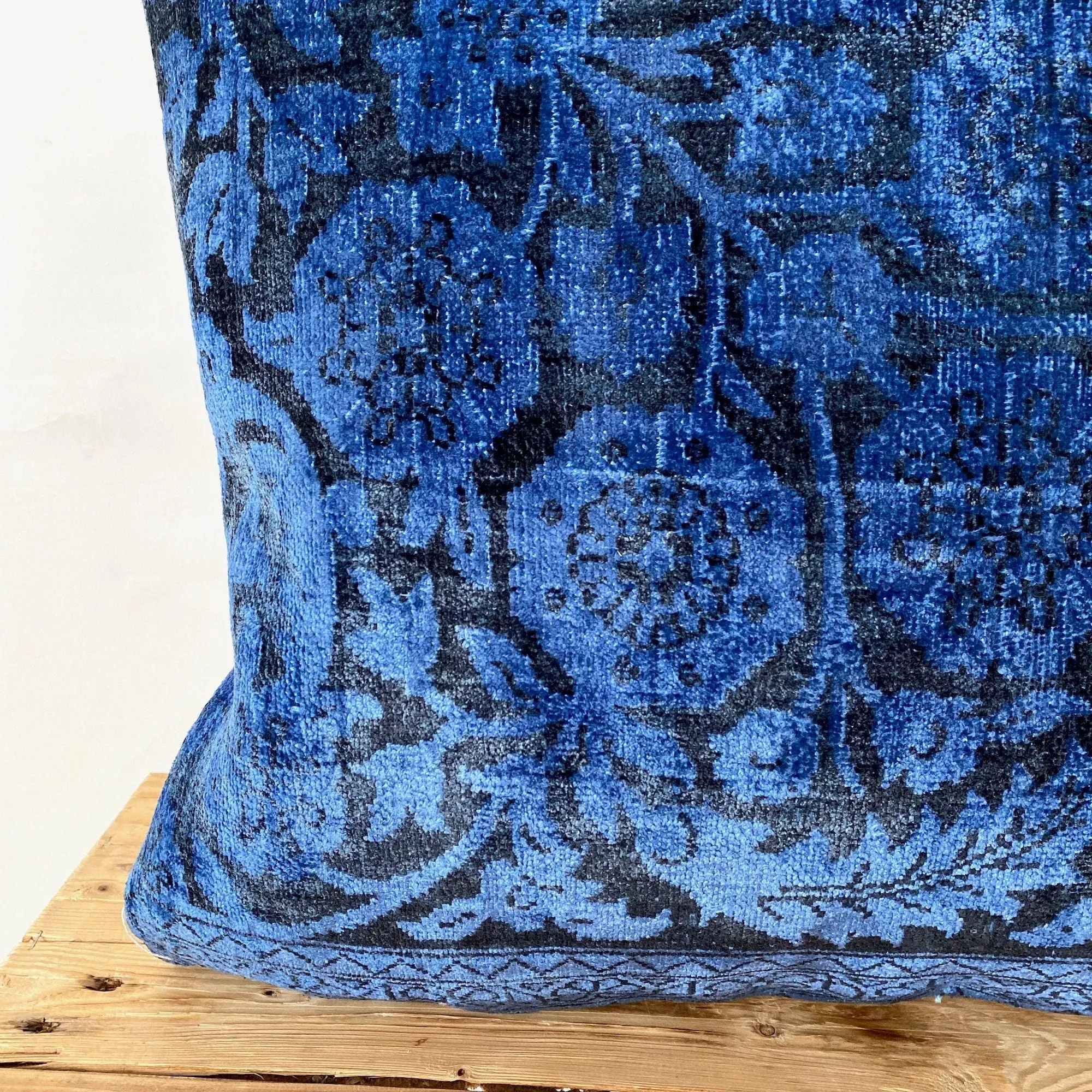 Sashauna - Navy Blue Bamboo Silk Pillow Cover