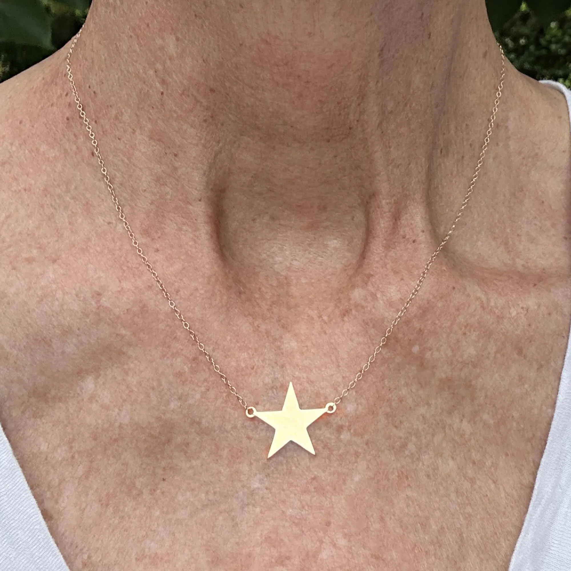 Vintage Contemporary 14K Gold Star Pendant Necklace